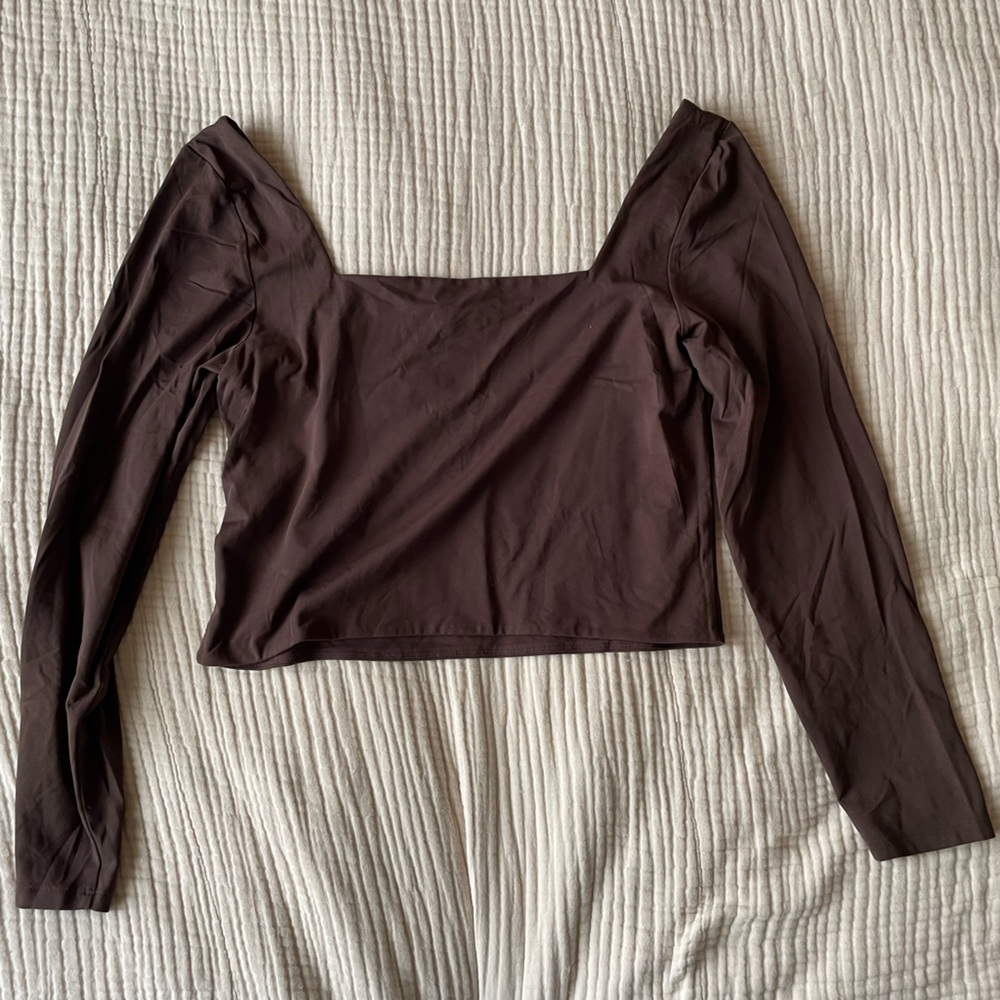 Aritzia Babaton Contour Squareneck Longsleeve